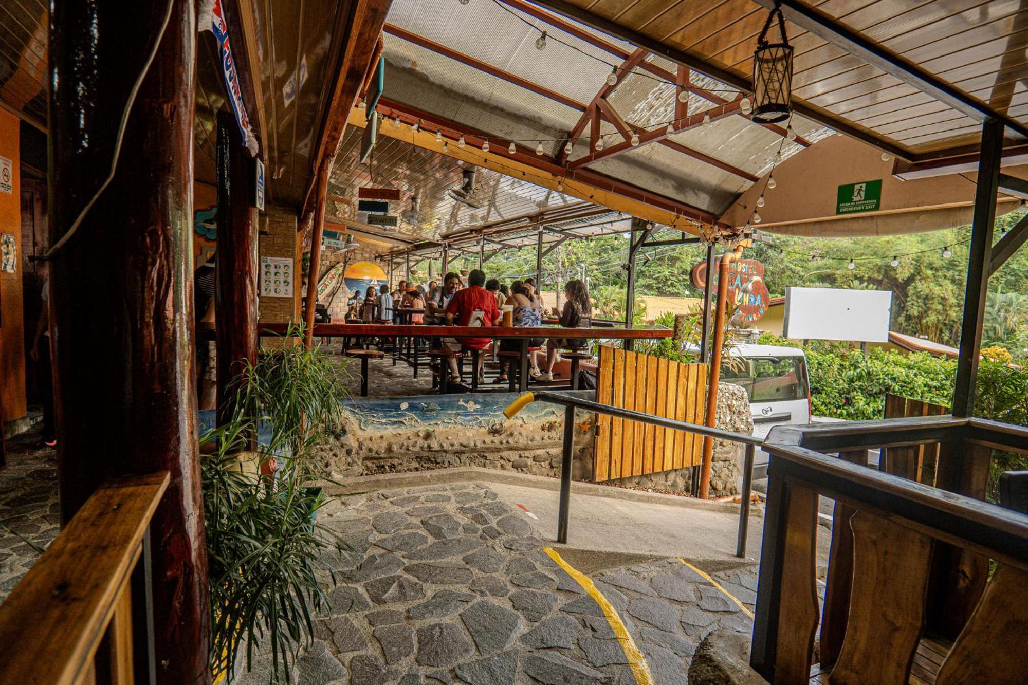 Costa Linda Art Hostel มานูเอล อันโตนิโอ ภายนอก รูปภาพ