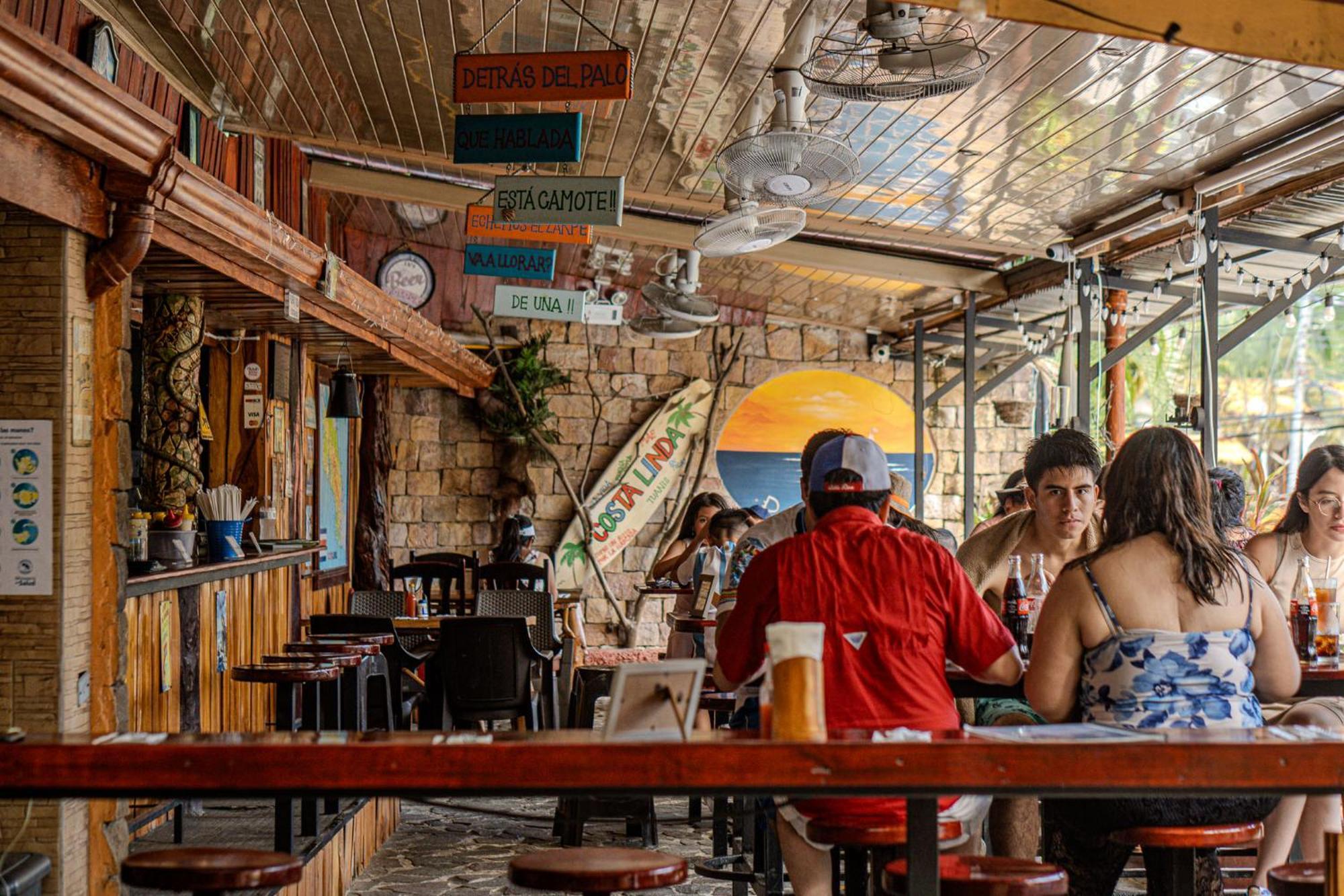 Costa Linda Art Hostel มานูเอล อันโตนิโอ ภายนอก รูปภาพ