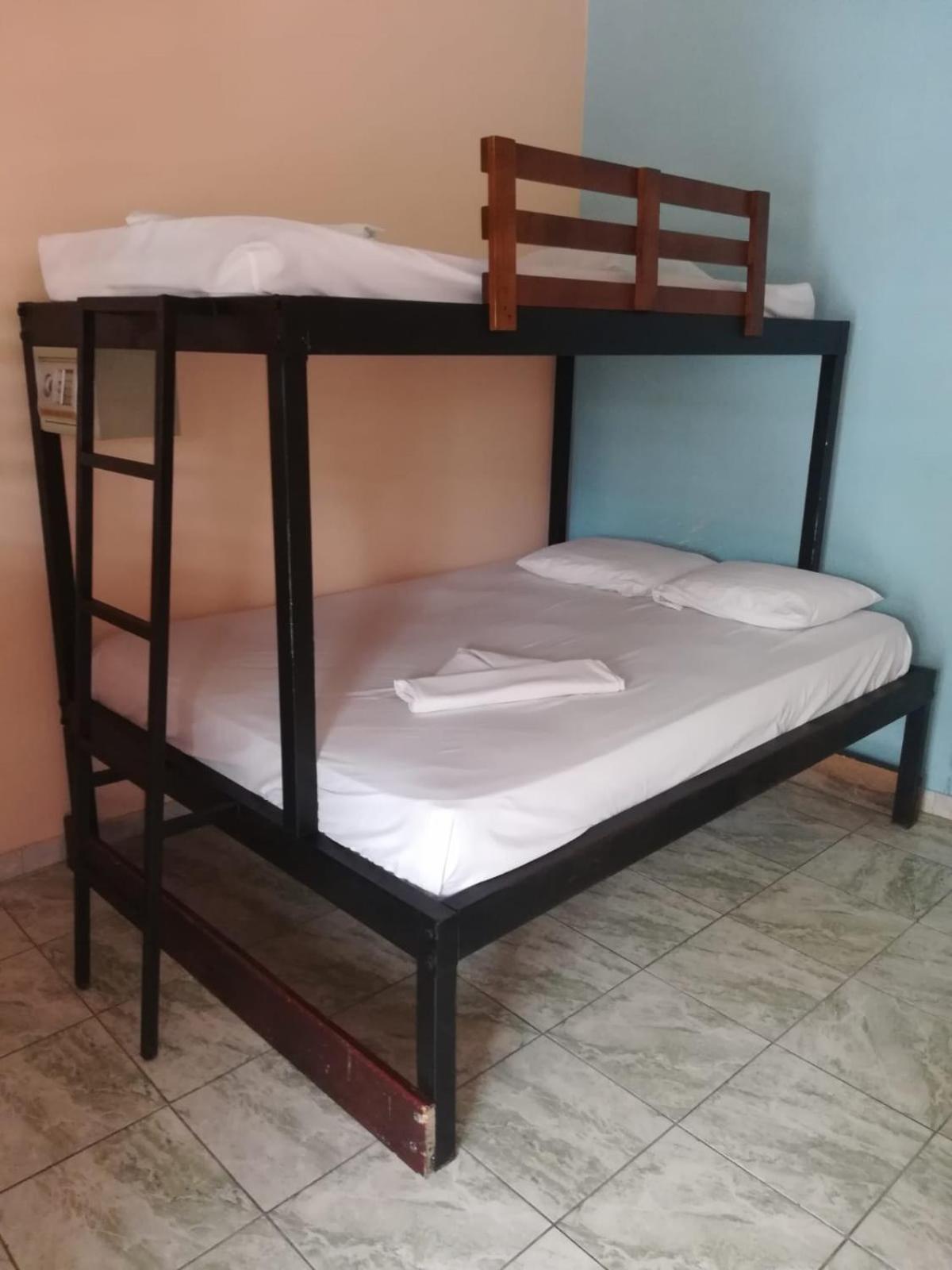 Costa Linda Art Hostel มานูเอล อันโตนิโอ ภายนอก รูปภาพ