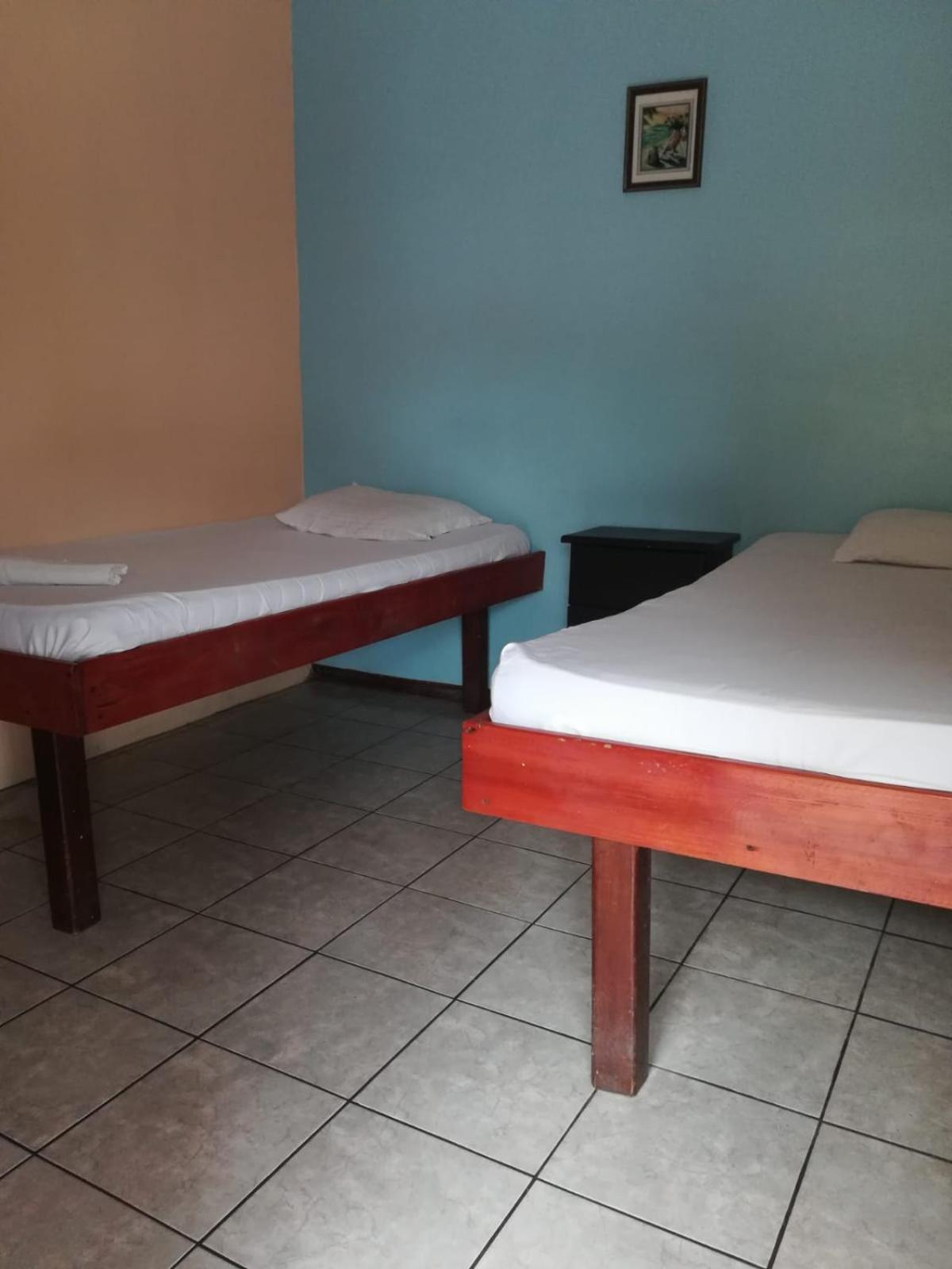 Costa Linda Art Hostel มานูเอล อันโตนิโอ ภายนอก รูปภาพ