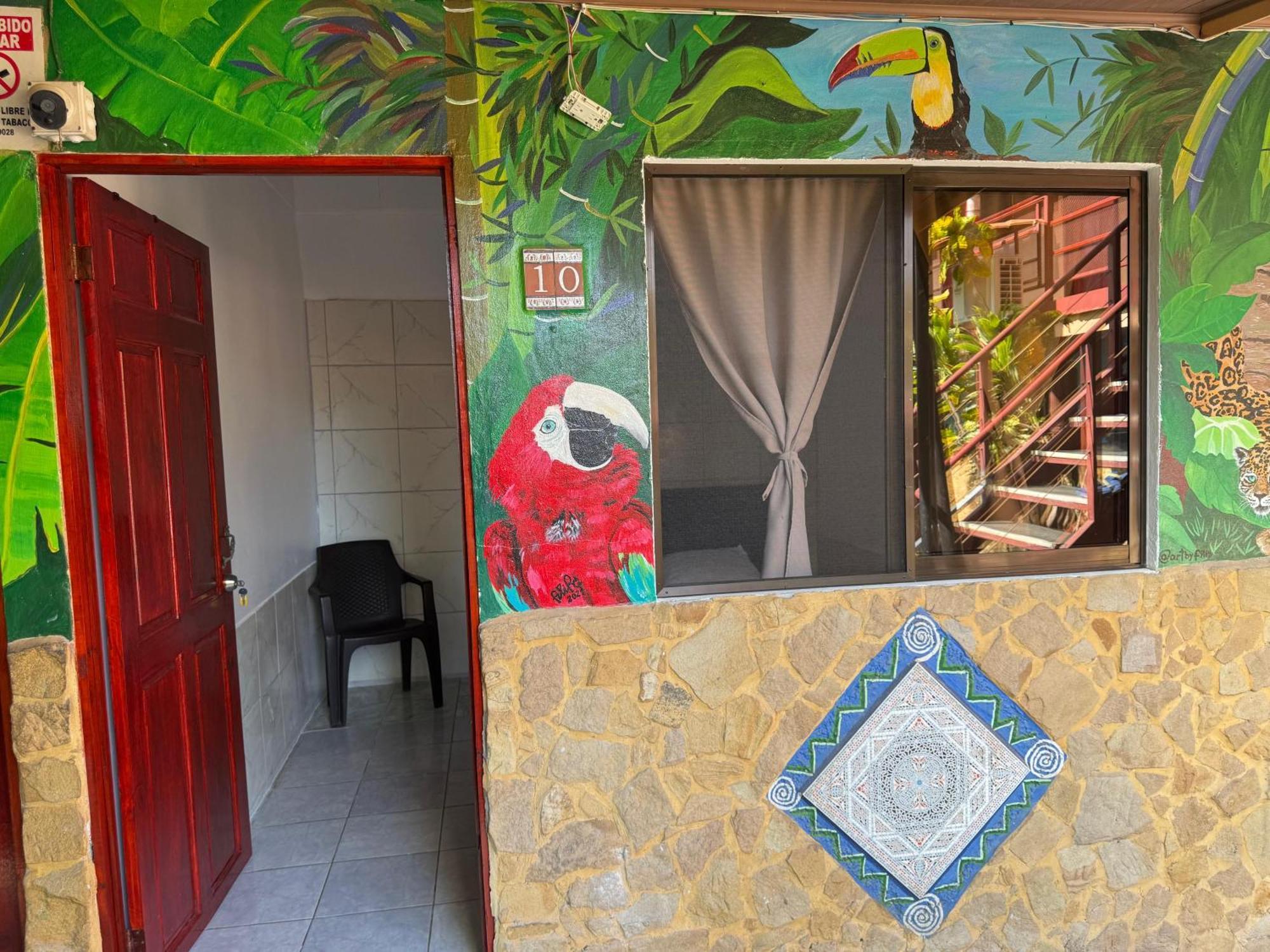 Costa Linda Art Hostel มานูเอล อันโตนิโอ ภายนอก รูปภาพ