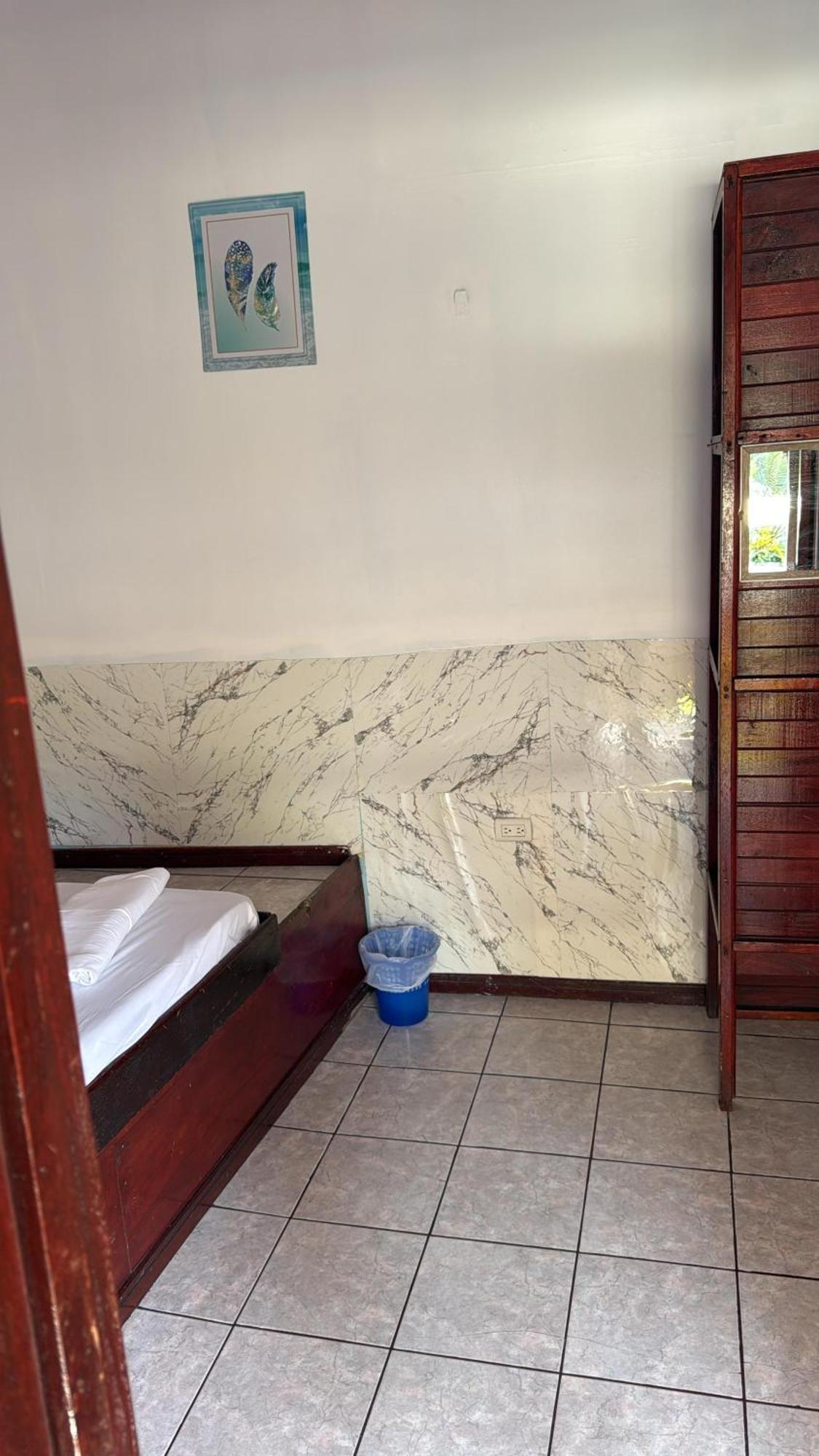 Costa Linda Art Hostel มานูเอล อันโตนิโอ ภายนอก รูปภาพ