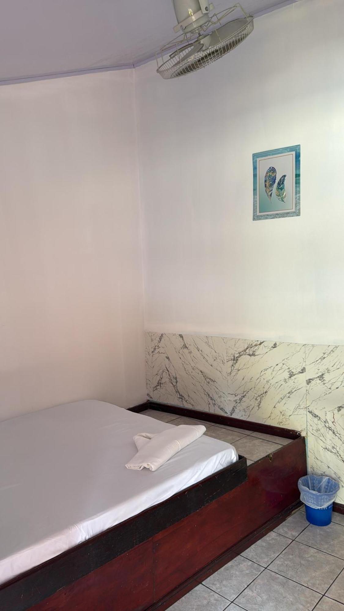Costa Linda Art Hostel มานูเอล อันโตนิโอ ภายนอก รูปภาพ