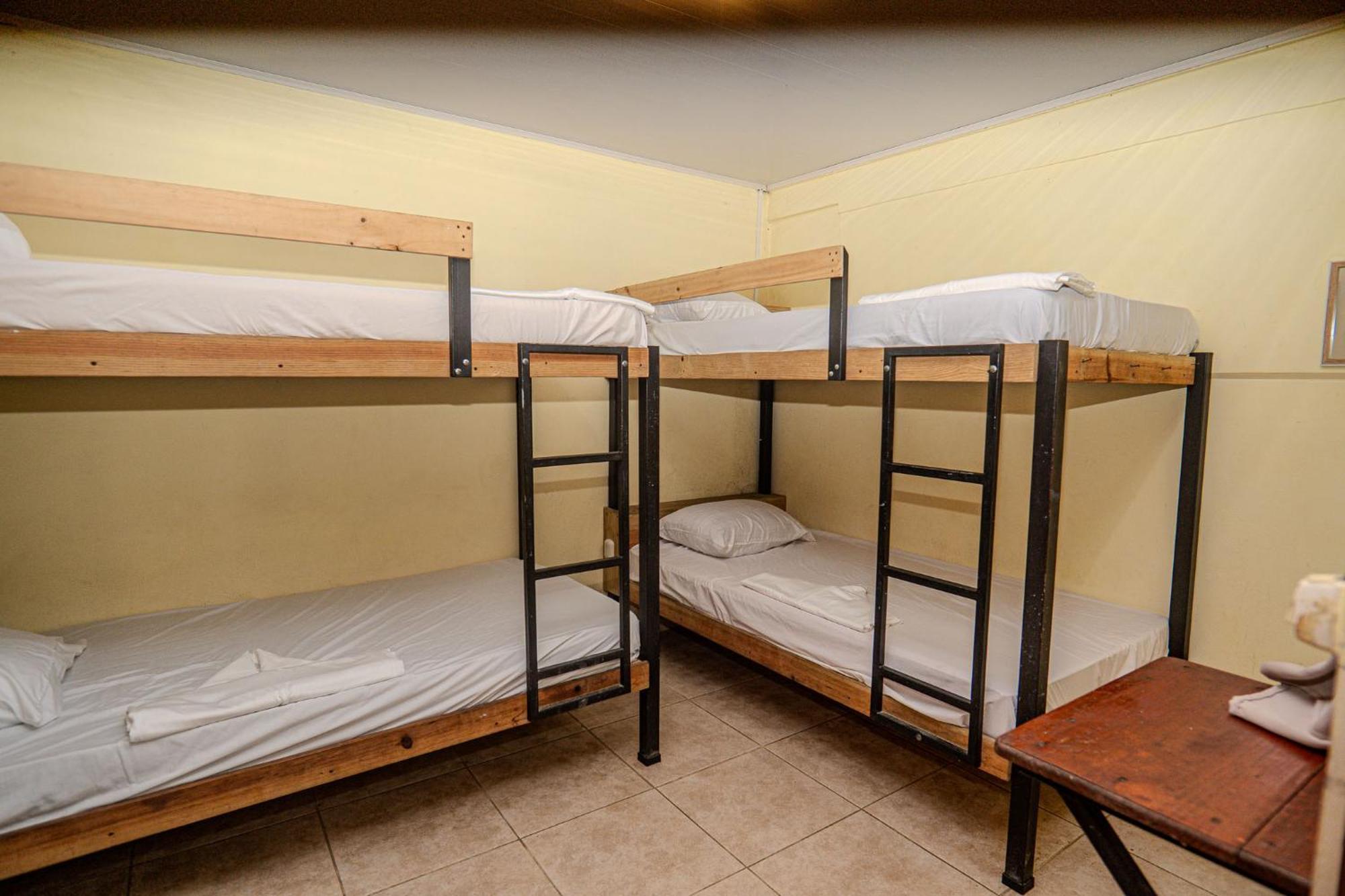 Costa Linda Art Hostel มานูเอล อันโตนิโอ ภายนอก รูปภาพ